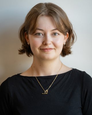 Headshot of Chloe Brazier