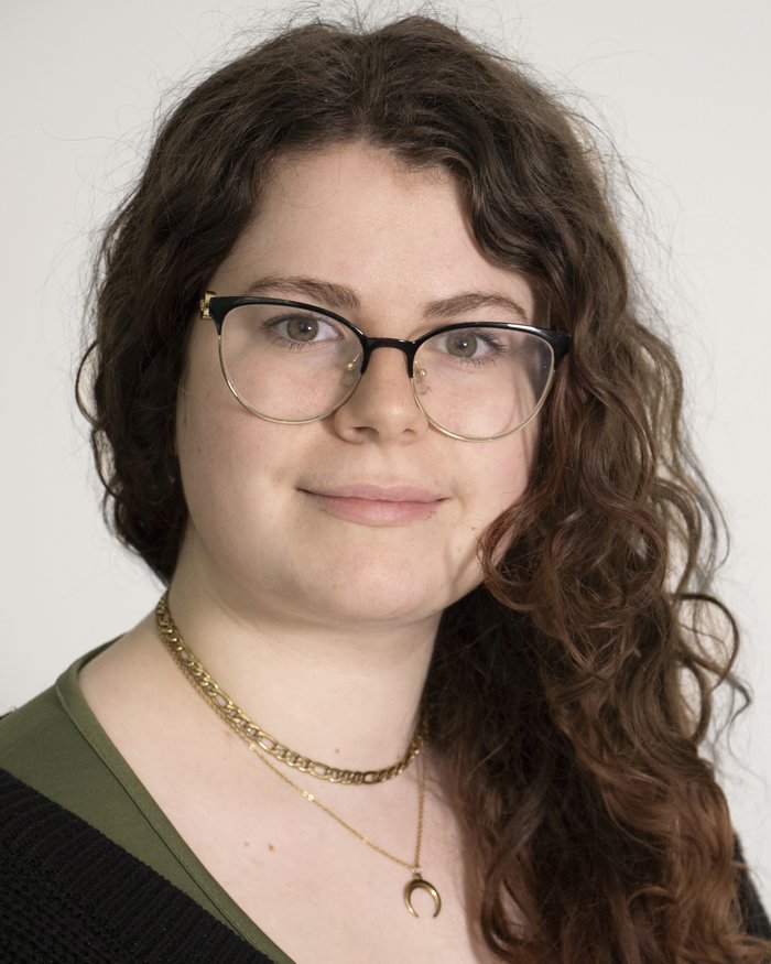 Headshot of Caitlin MacGregor