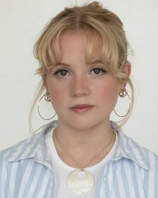 Headshot of Jenny Veasey