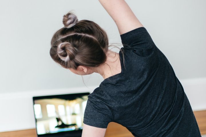A female participant takes part in an online course. Image c. Kari Shea, Unsplash.