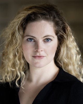 Headshot of Kate Hunter
