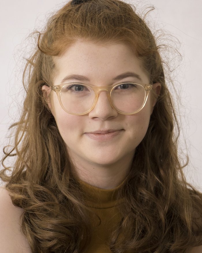 Headshot of Zoe Mortimer