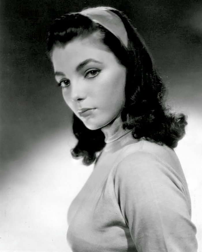 Joan Collins - Wikipedia